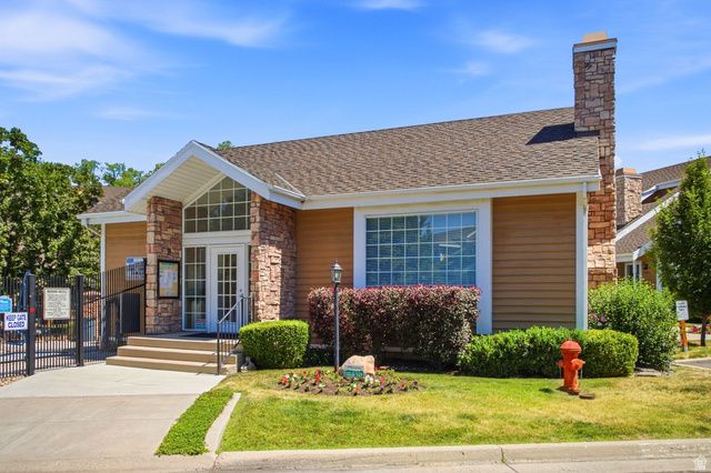 3382 S SHADY TREE CT, Salt Lake City, UT 84106