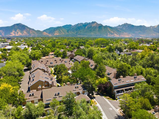 3382 S SHADY TREE CT, Salt Lake City, UT 84106