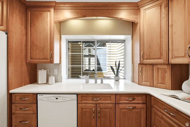 3382 S SHADY TREE CT, Salt Lake City, UT 84106