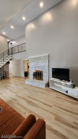 18 Roslyn Rd, Frankford Twp., NJ 07826