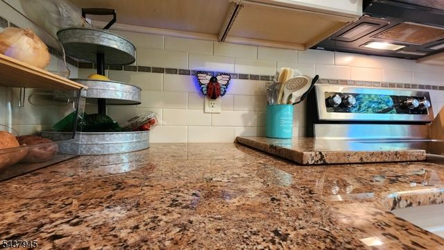 18 Roslyn Rd, Frankford Twp., NJ 07826