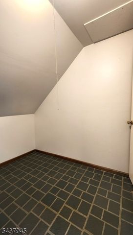 18 Roslyn Rd, Frankford Twp., NJ 07826