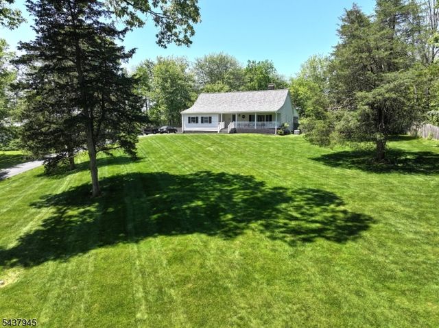 18 Roslyn Rd, Frankford Twp., NJ 07826