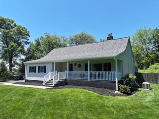 18 Roslyn Rd, Frankford Twp., NJ 07826