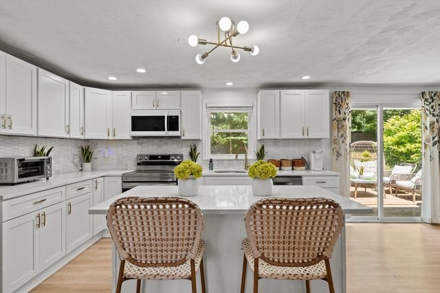 356 Hovenden Ave, Brockton, MA 02302