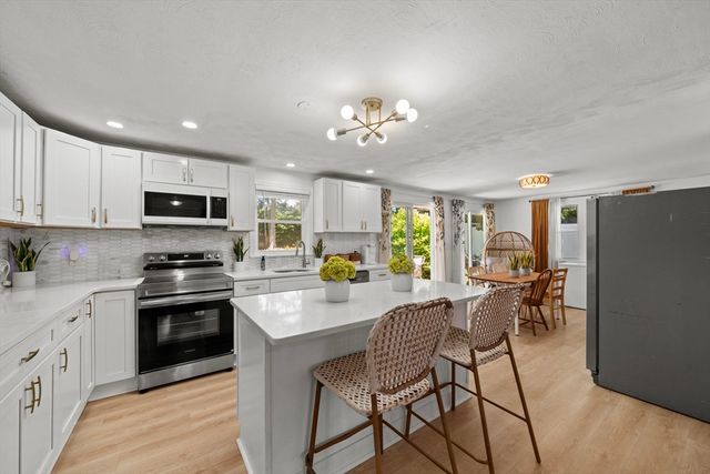 356 Hovenden Ave, Brockton, MA 02302