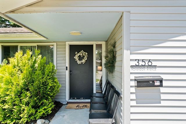 356 Hovenden Ave, Brockton, MA 02302