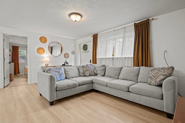 356 Hovenden Ave, Brockton, MA 02302