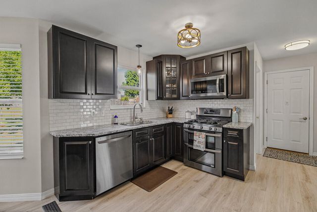 6317 Remington Cove, Burlington, KY 41005