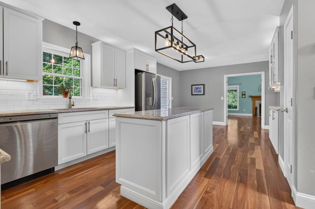 14 Naumkeag Court, Litchfield, NH 03052