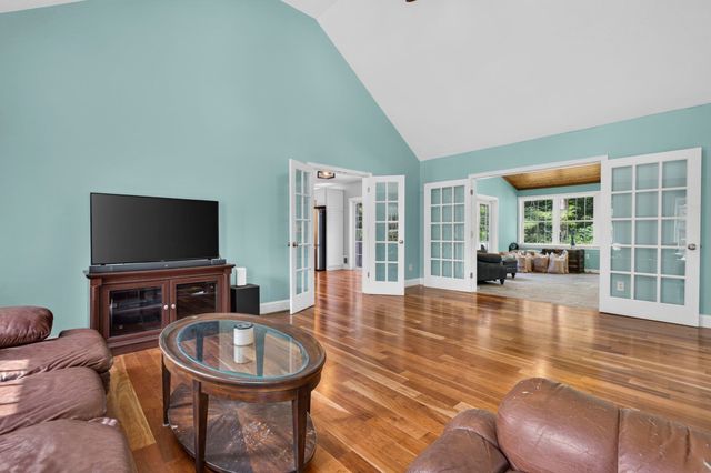 14 Naumkeag Court, Litchfield, NH 03052