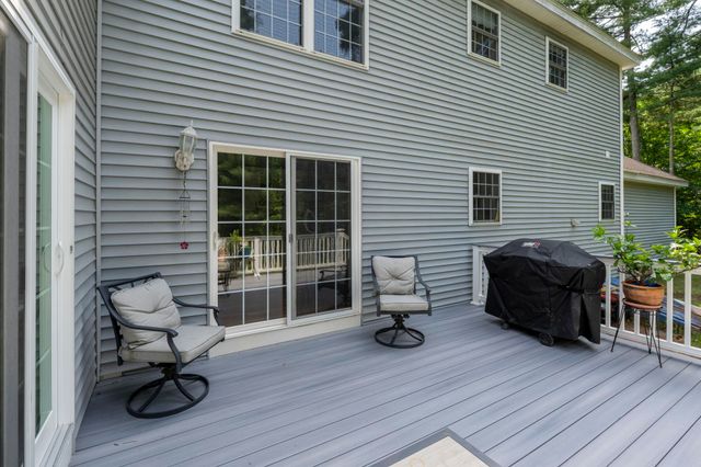14 Naumkeag Court, Litchfield, NH 03052