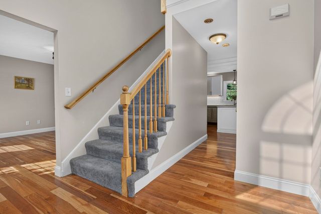 14 Naumkeag Court, Litchfield, NH 03052