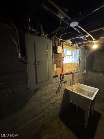 2302 Hood Avenue, Cleveland, OH 44109