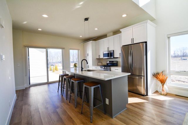 9405 S Cypress PLACE, Oak Creek, WI 53154