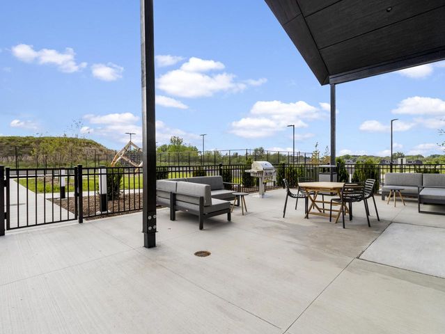 9405 S Cypress PLACE, Oak Creek, WI 53154