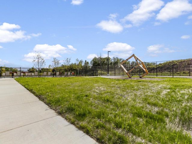 9405 S Cypress PLACE, Oak Creek, WI 53154