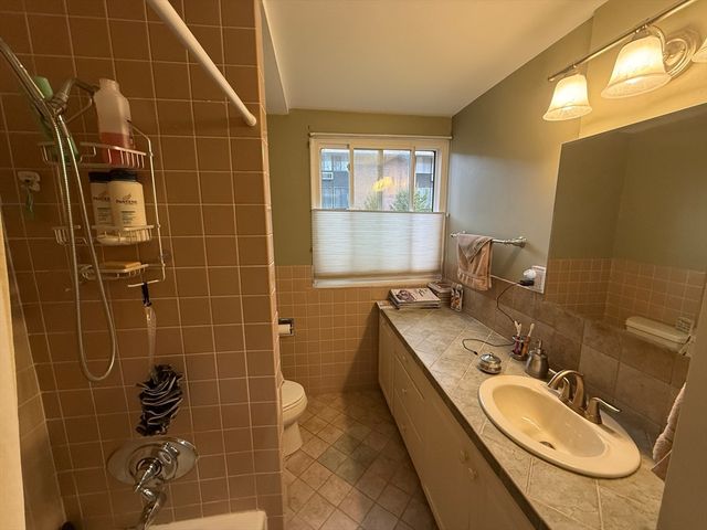 4 Longwood Drive 3, Andover, MA 01810