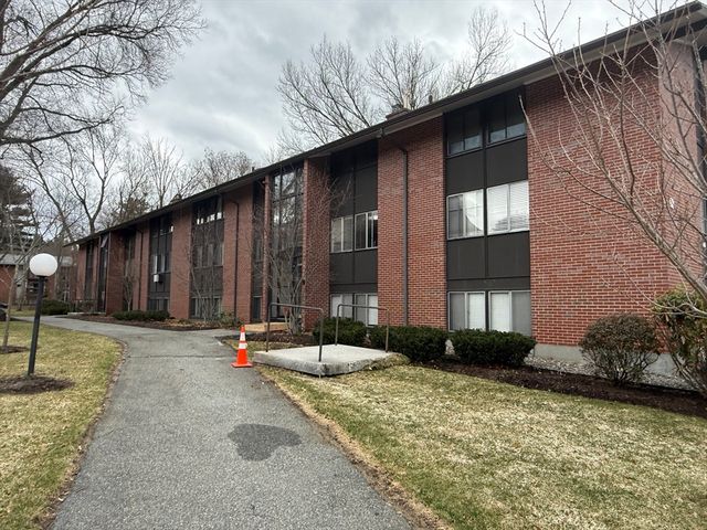 4 Longwood Drive 3, Andover, MA 01810