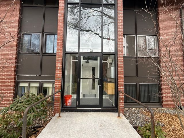 4 Longwood Drive 3, Andover, MA 01810