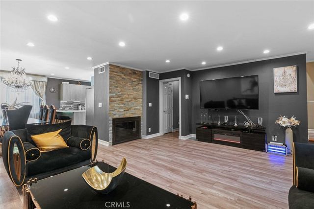 7764 Via Capri, Burbank, CA 91504