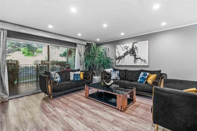 7764 Via Capri, Burbank, CA 91504