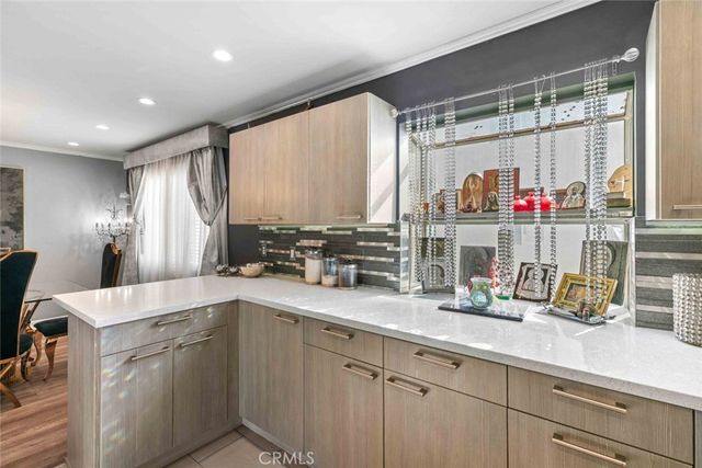 7764 Via Capri, Burbank, CA 91504