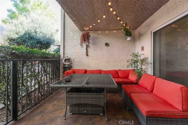 7764 Via Capri, Burbank, CA 91504