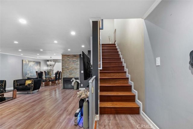 7764 Via Capri, Burbank, CA 91504