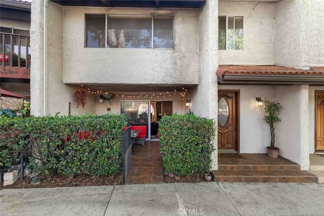 7764 Via Capri, Burbank, CA 91504
