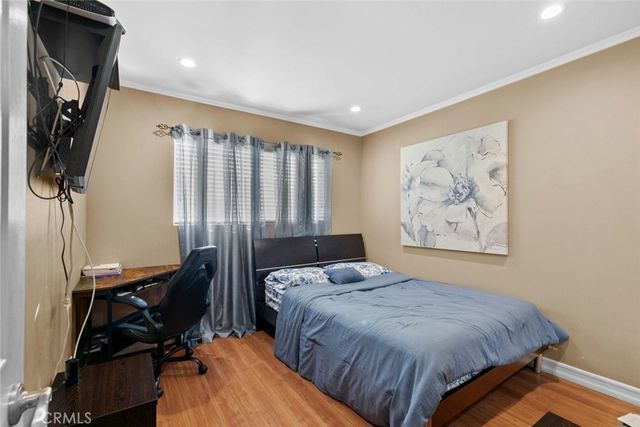 7764 Via Capri, Burbank, CA 91504