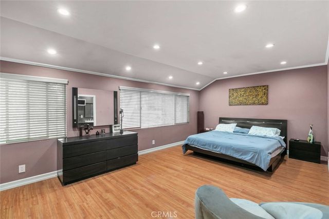 7764 Via Capri, Burbank, CA 91504