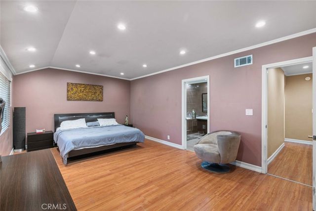 7764 Via Capri, Burbank, CA 91504