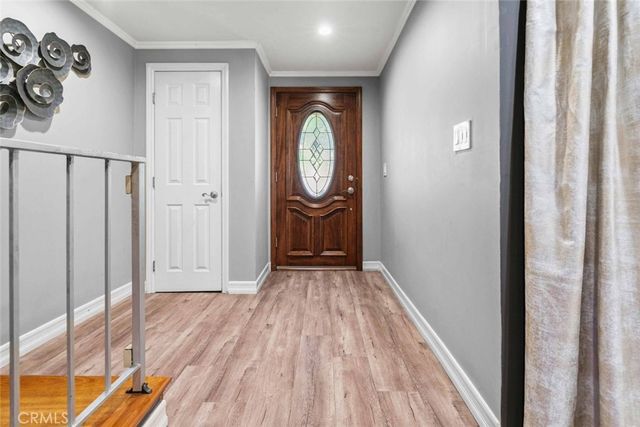 7764 Via Capri, Burbank, CA 91504