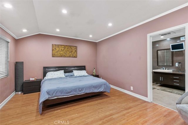 7764 Via Capri, Burbank, CA 91504