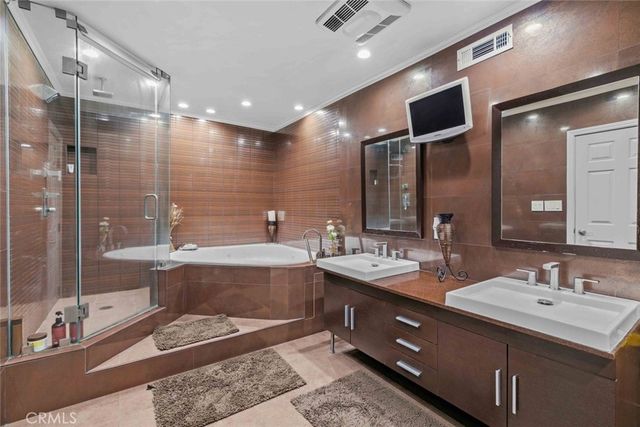7764 Via Capri, Burbank, CA 91504