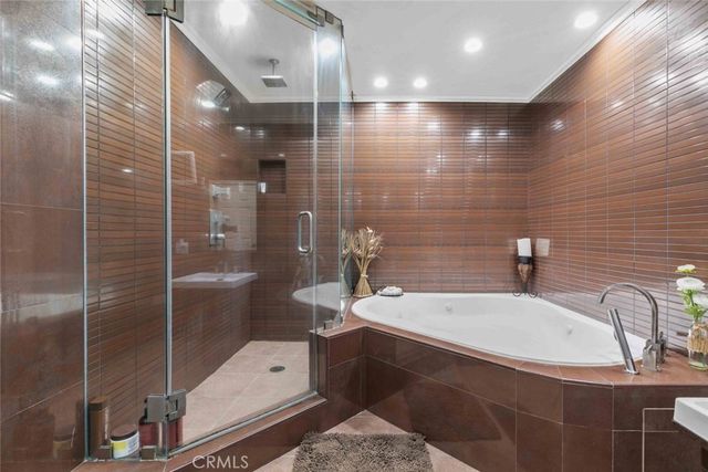7764 Via Capri, Burbank, CA 91504