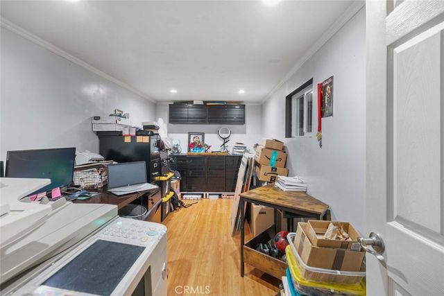 7764 Via Capri, Burbank, CA 91504