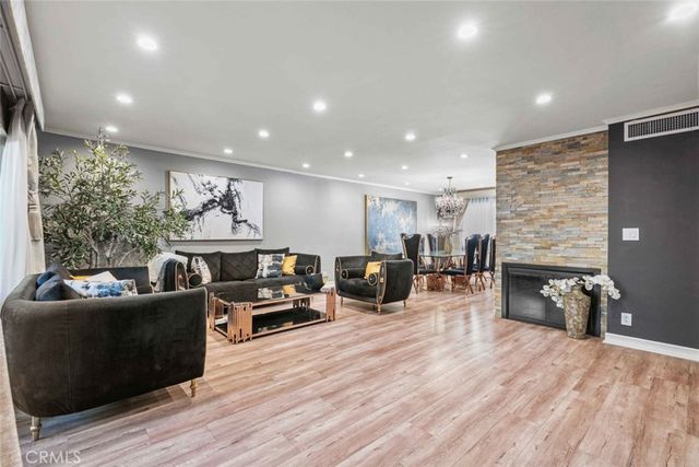 7764 Via Capri, Burbank, CA 91504
