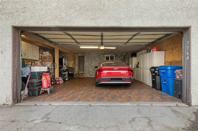7764 Via Capri, Burbank, CA 91504