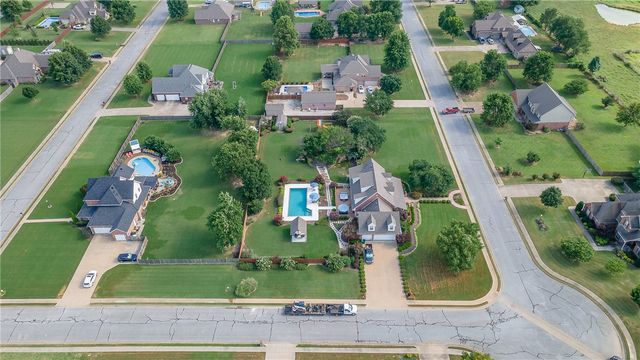 334 Scarlett Boulevard, Elm Springs, AR 72762