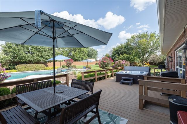 334 Scarlett Boulevard, Elm Springs, AR 72762