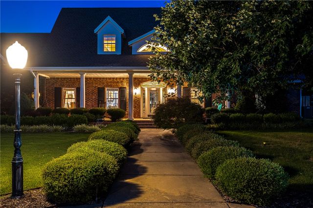 334 Scarlett Boulevard, Elm Springs, AR 72762