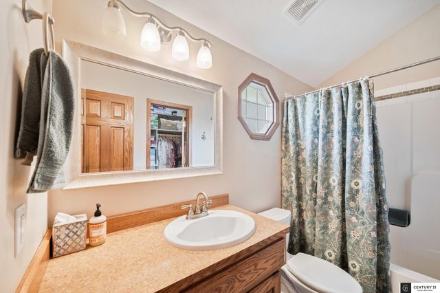 21204 Stonehaven Court, Gretna, NE 68028