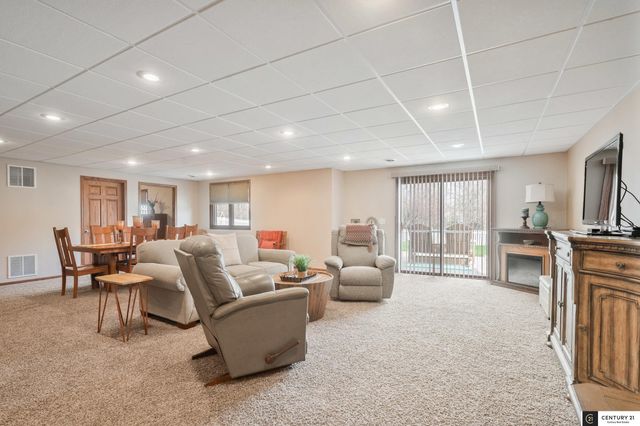 21204 Stonehaven Court, Gretna, NE 68028