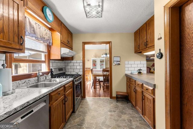 312 Ashley Brook Drive, Lula, GA 30554