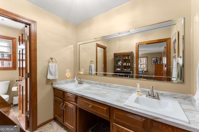 312 Ashley Brook Drive, Lula, GA 30554