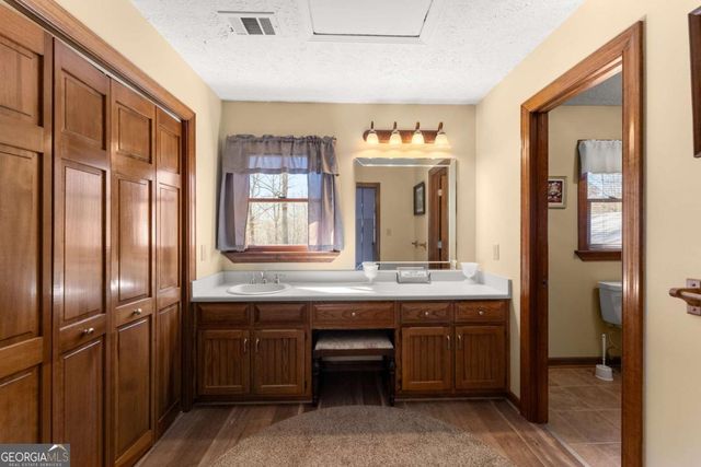 312 Ashley Brook Drive, Lula, GA 30554