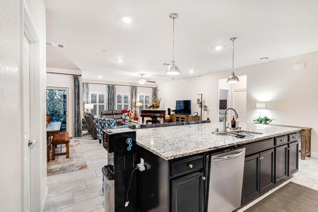 1553 N State Street, Fresno, CA 93722