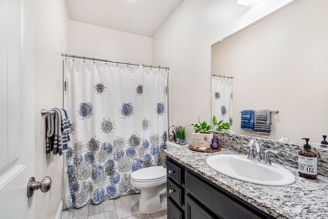 1553 N State Street, Fresno, CA 93722